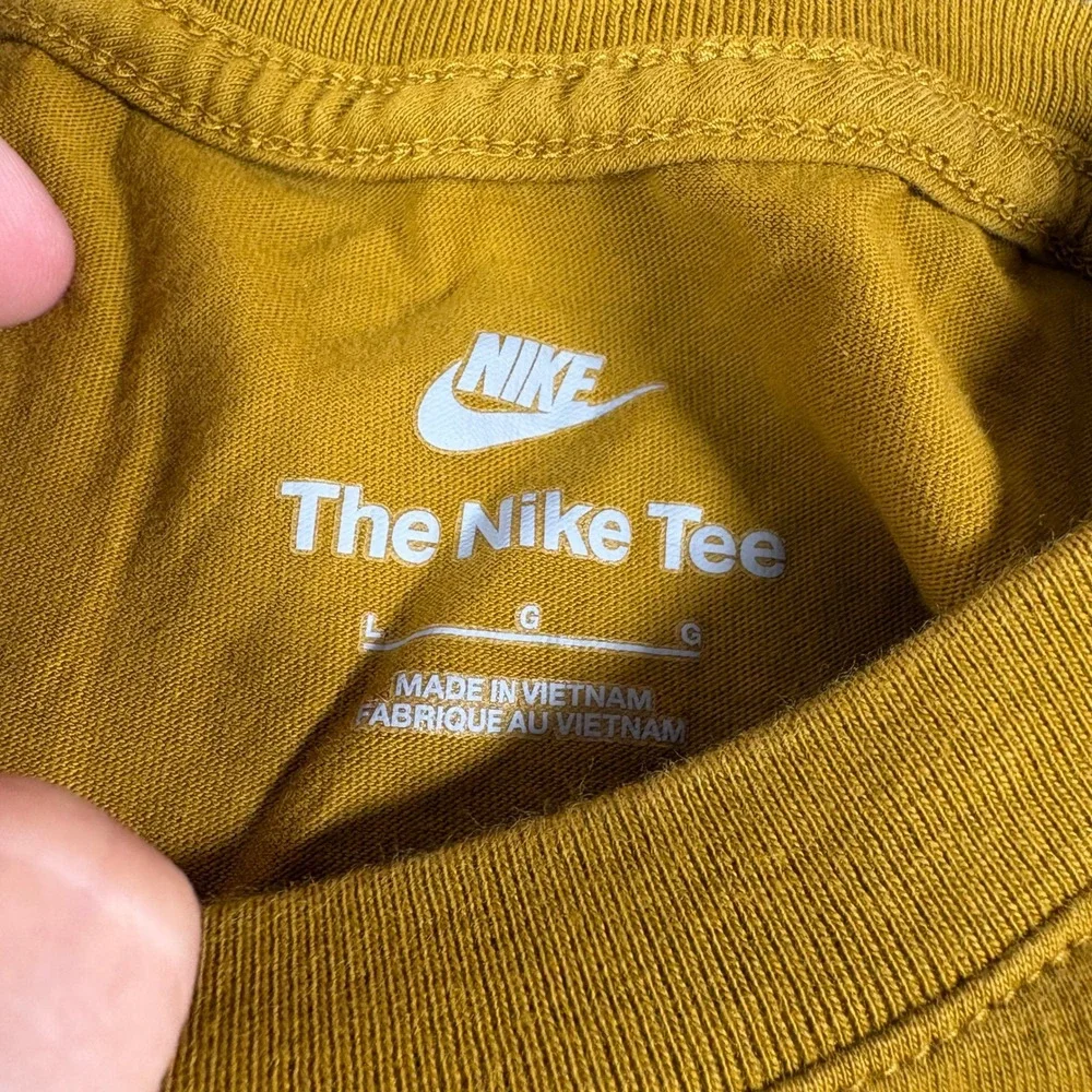 Nike Air Mens Graphic T-Shirt Gold Mustard Yellow Bird Nature Large 4345